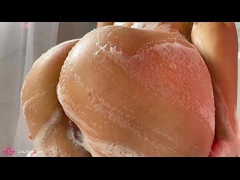❤️ Brunette o ipholla litho tsa botona kapa botšehali ho li khotsofatsa Pussy e nang le Vibrator ho ea ho Intense Orgasm in Shower ho st.xxxner.ru ❌️❤